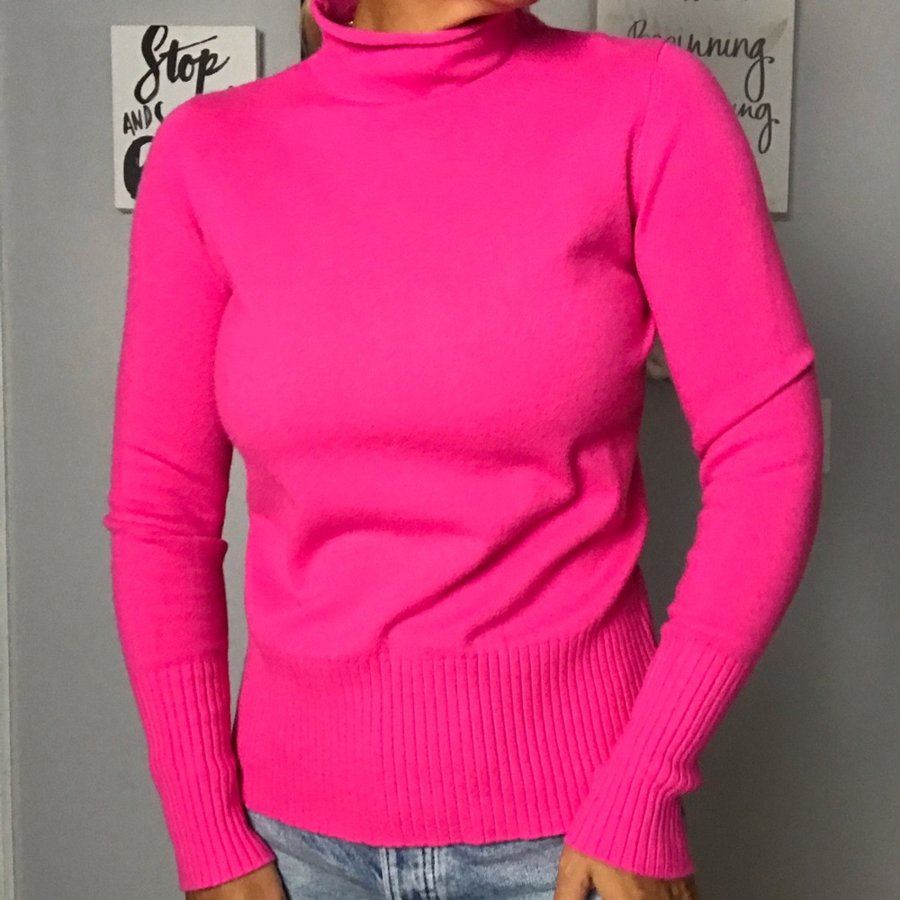 Hot Pink Sweater Medium